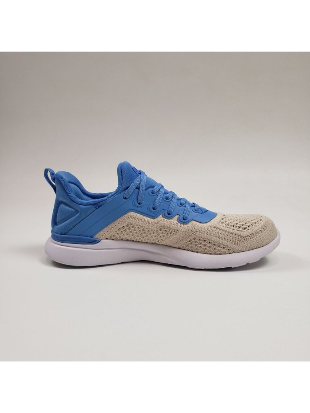 APL TechLoom Tracer Running Shoes Women’s Size 6 Coastal Blue/Beach/White NWB - Picture 4 of 16